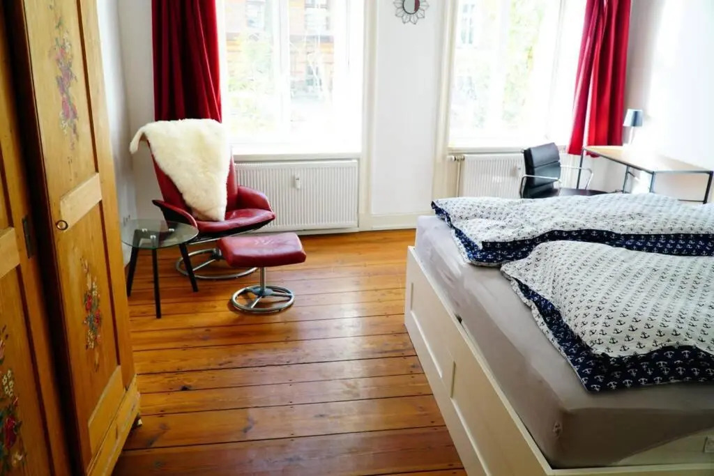 Großzügige 185m2-Altbauwohnung in Bestlage 7Zimmer-2Bäder-2Küchen-2WCs