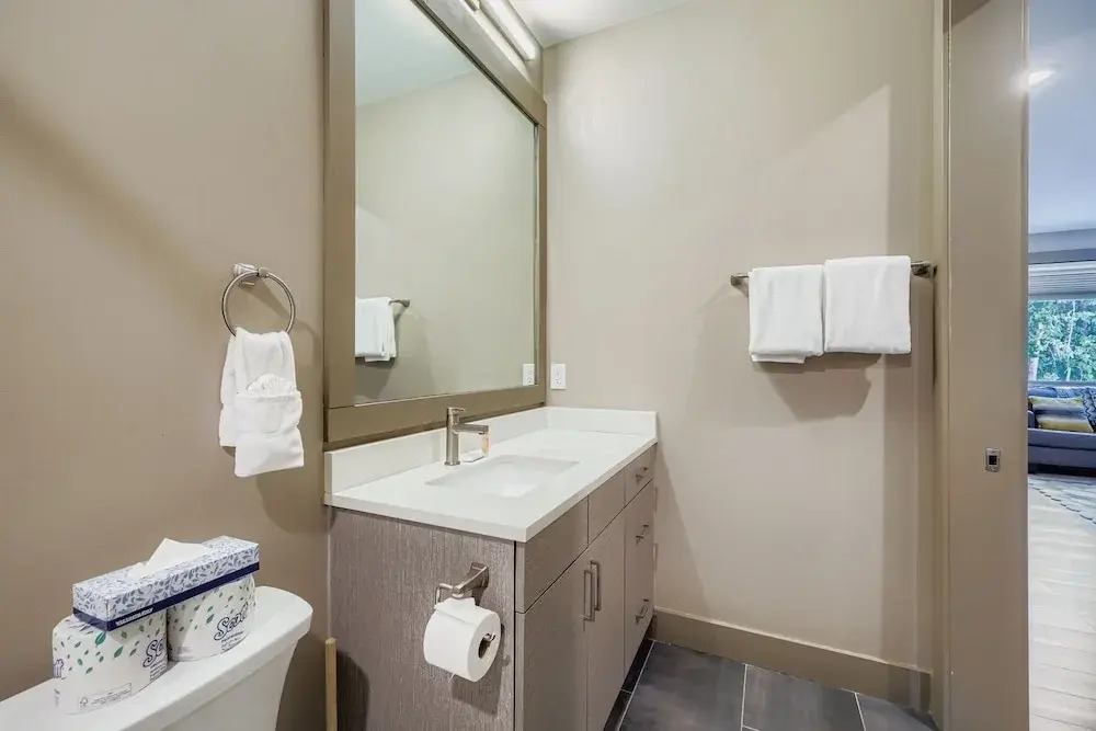 1820 The Seasons 1 Bedroom Condo
