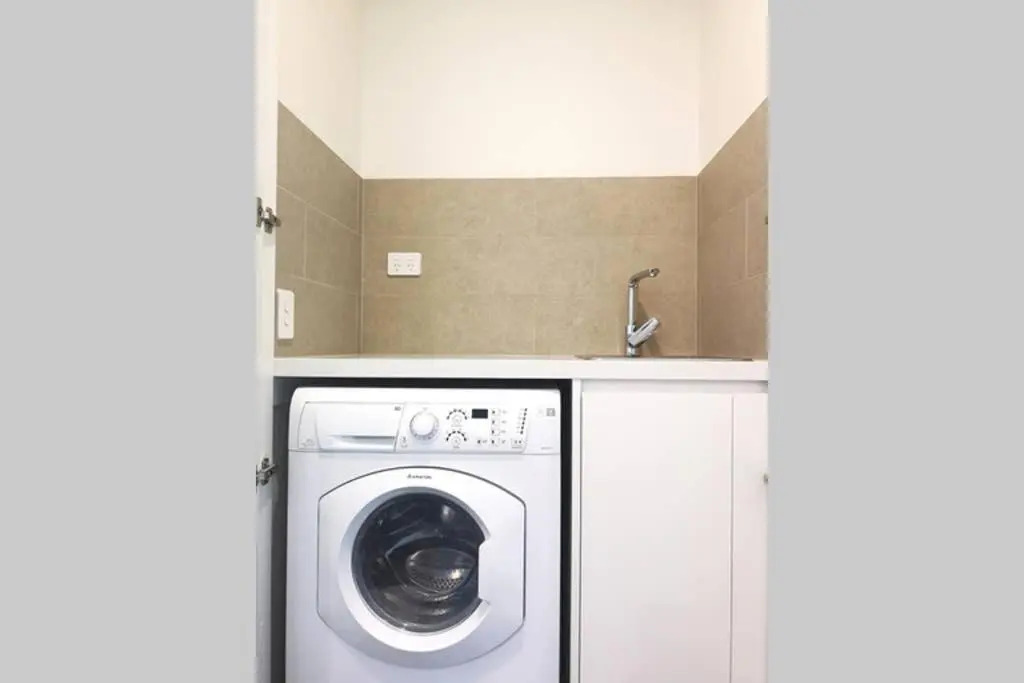 Modern apartment+office w Parking @ Olympic Park