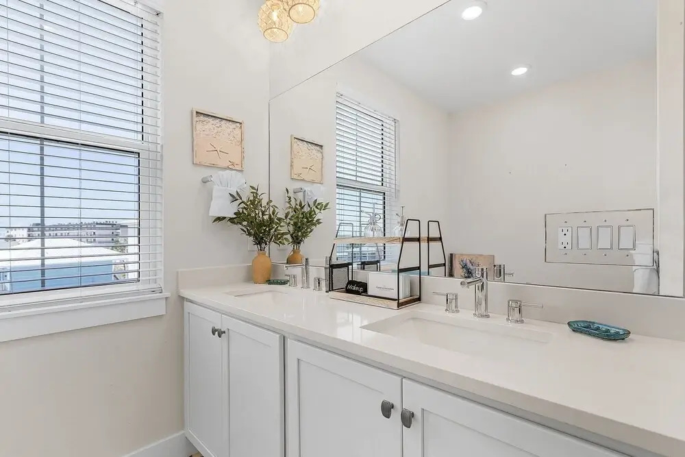 209 Seabreeze Escape: NEW Spacious 5-Bedroom Pool Home 5 Home