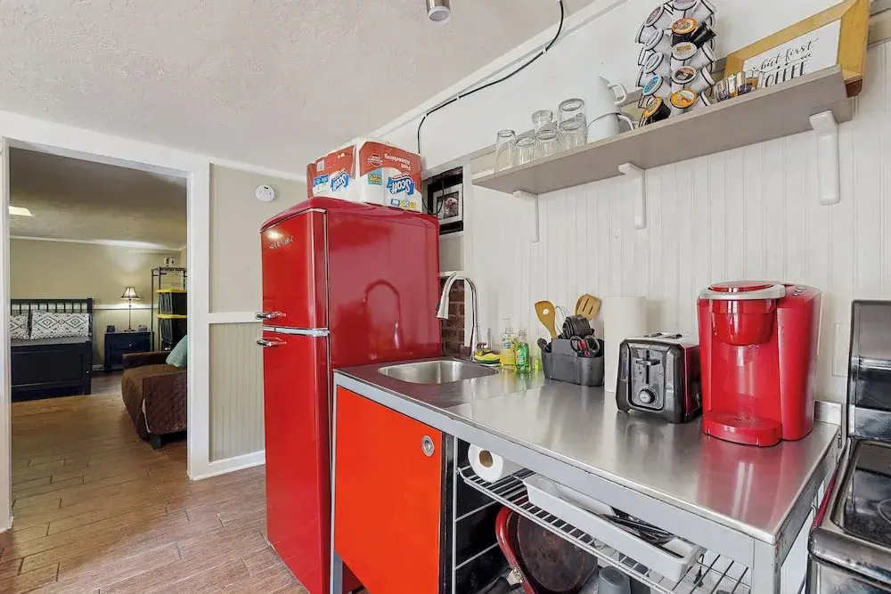 1BR Cozy Dog-friendly Home w/ Kitchenette & Patio