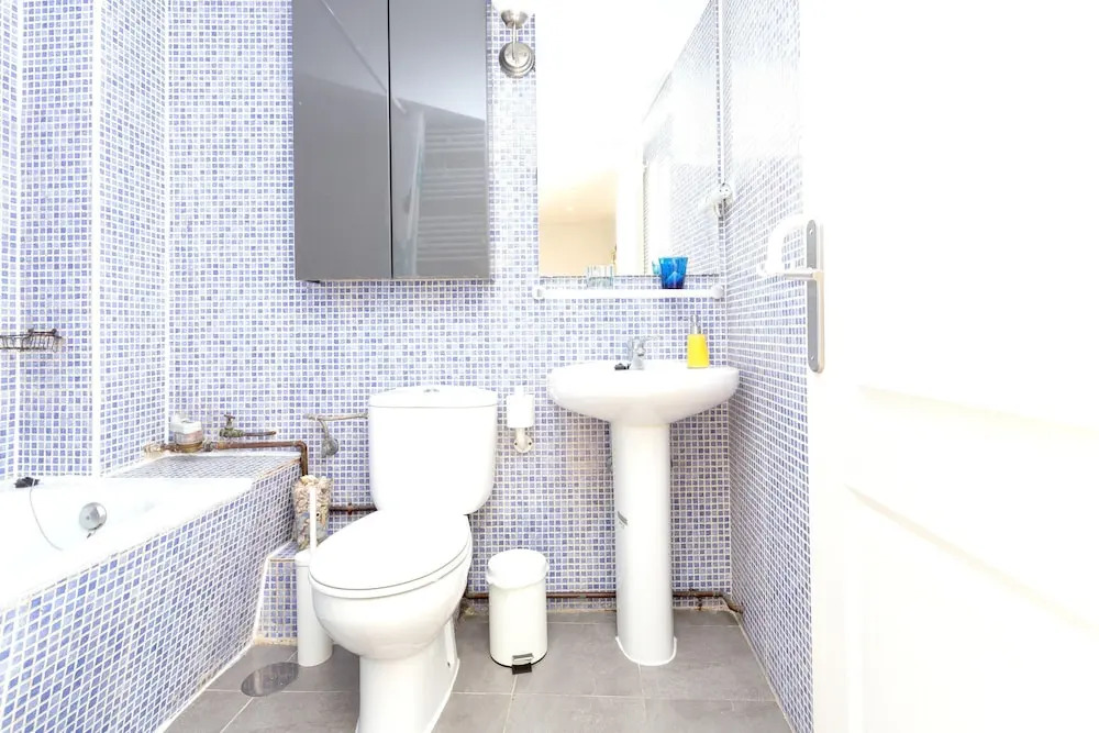 Apartment with 2 Bedrooms in Madrid, with Wifi