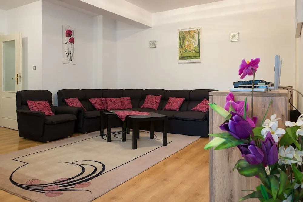 FM Deluxe 2- BDR Apartment - Youth Hill Plovdiv