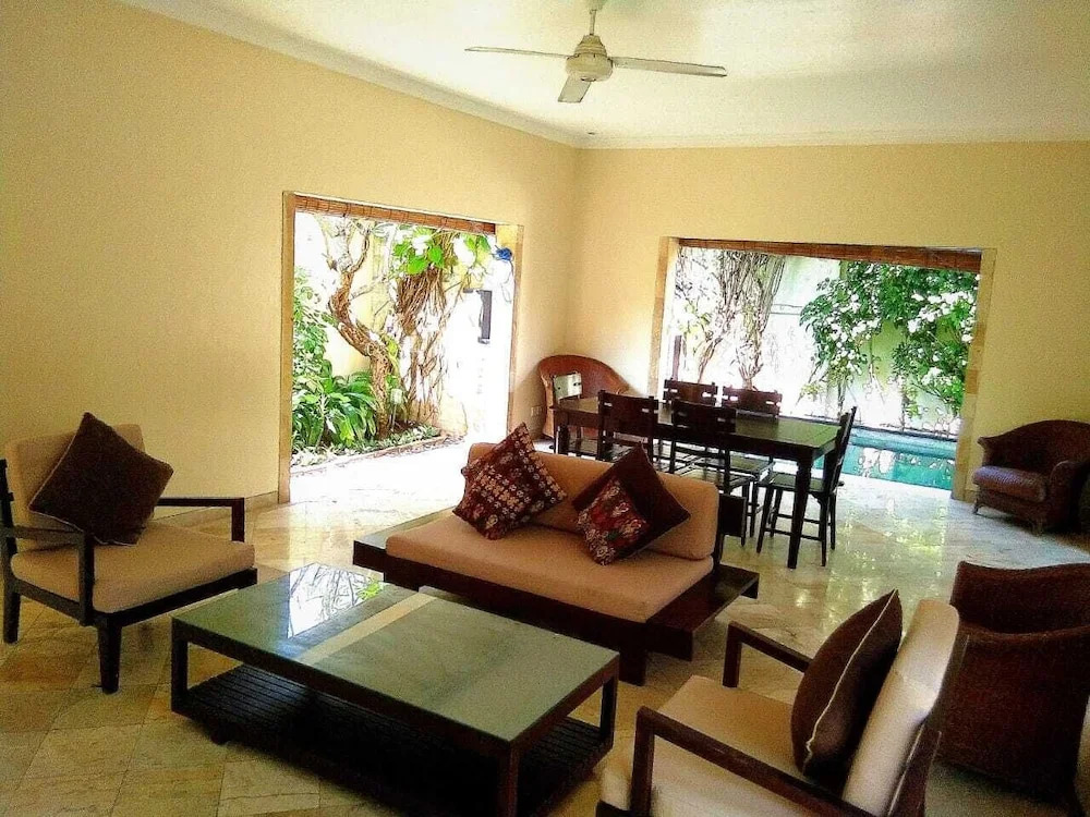 3 bedroom villa river side Legian