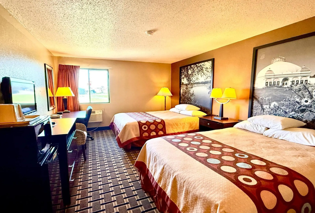 Super 8 by Wyndham Melrose