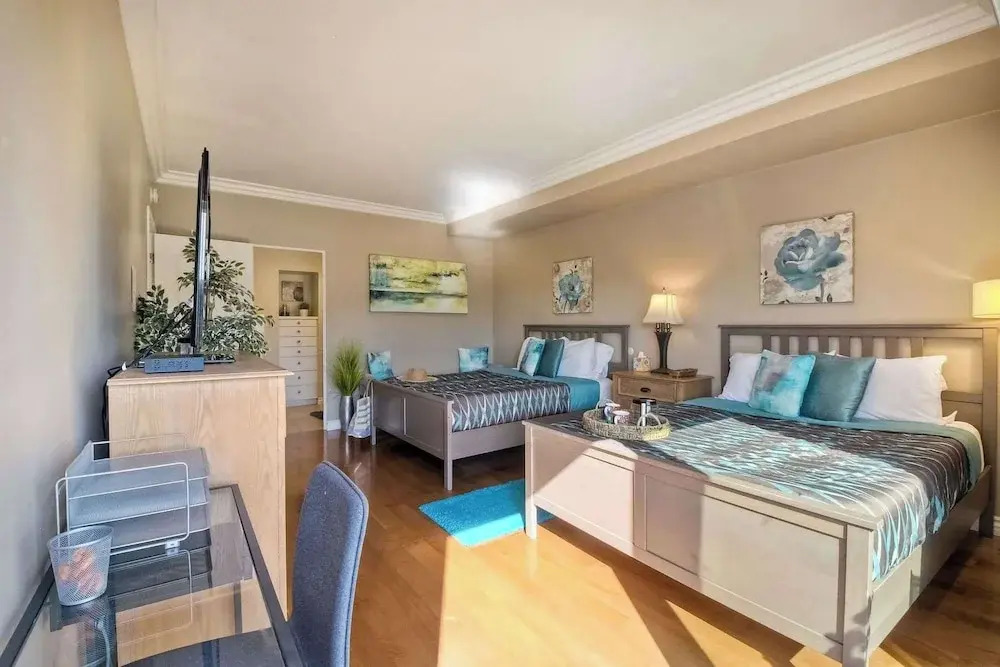 Southern Exposure w/ Private Balcony