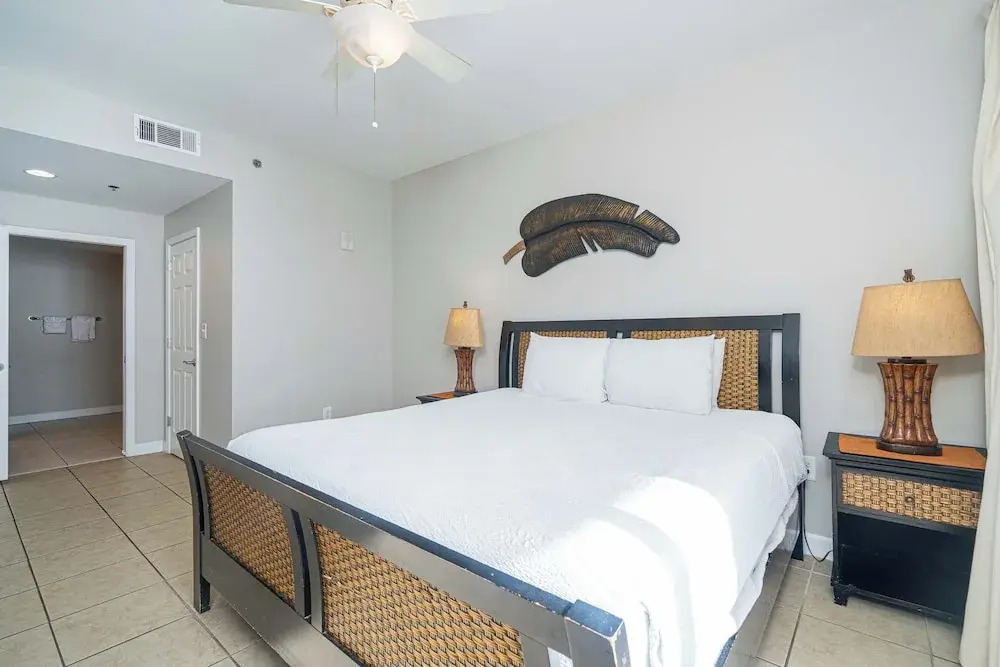 Beachfront Haven 2 BDR Kid-friendly Resort!