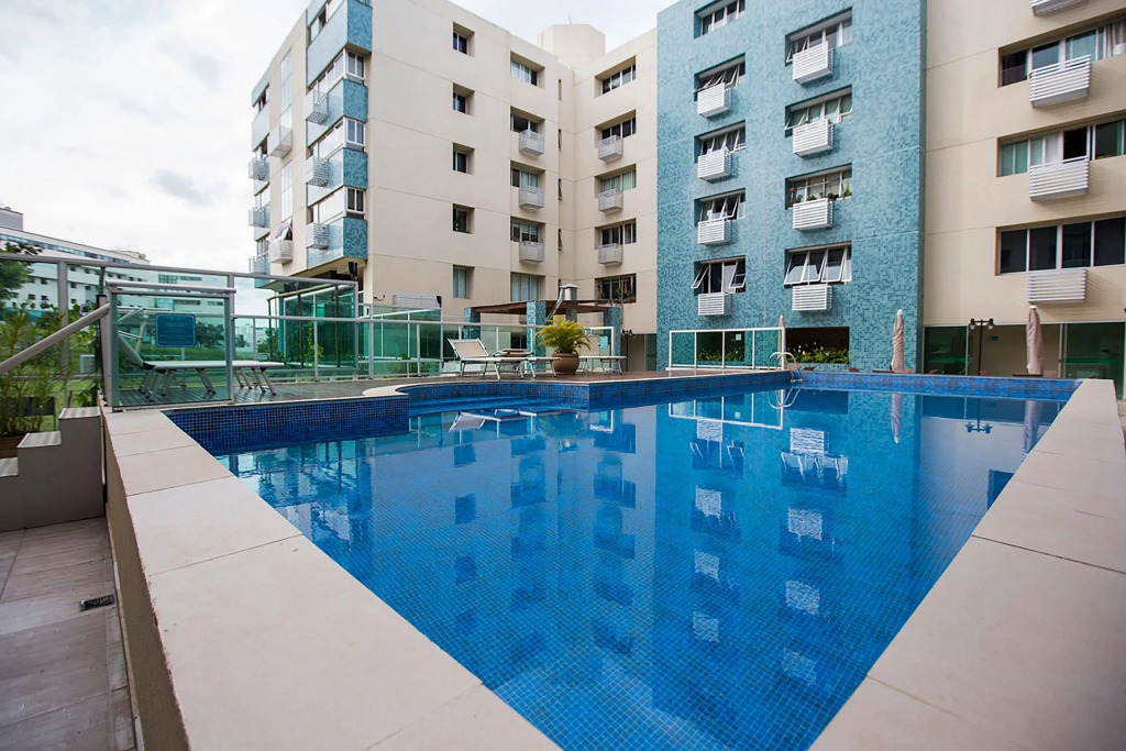 Apto em cond. com piscina, Lago Norte - PLN0415