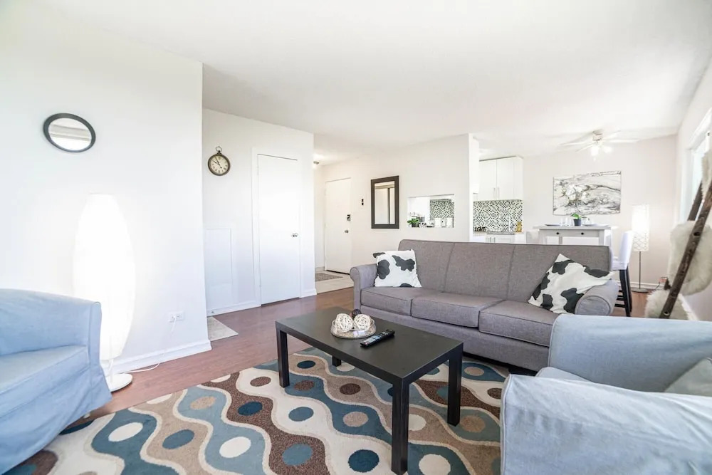 Beautiful 2bdr Suite w Parking Patio Coffee Wifi