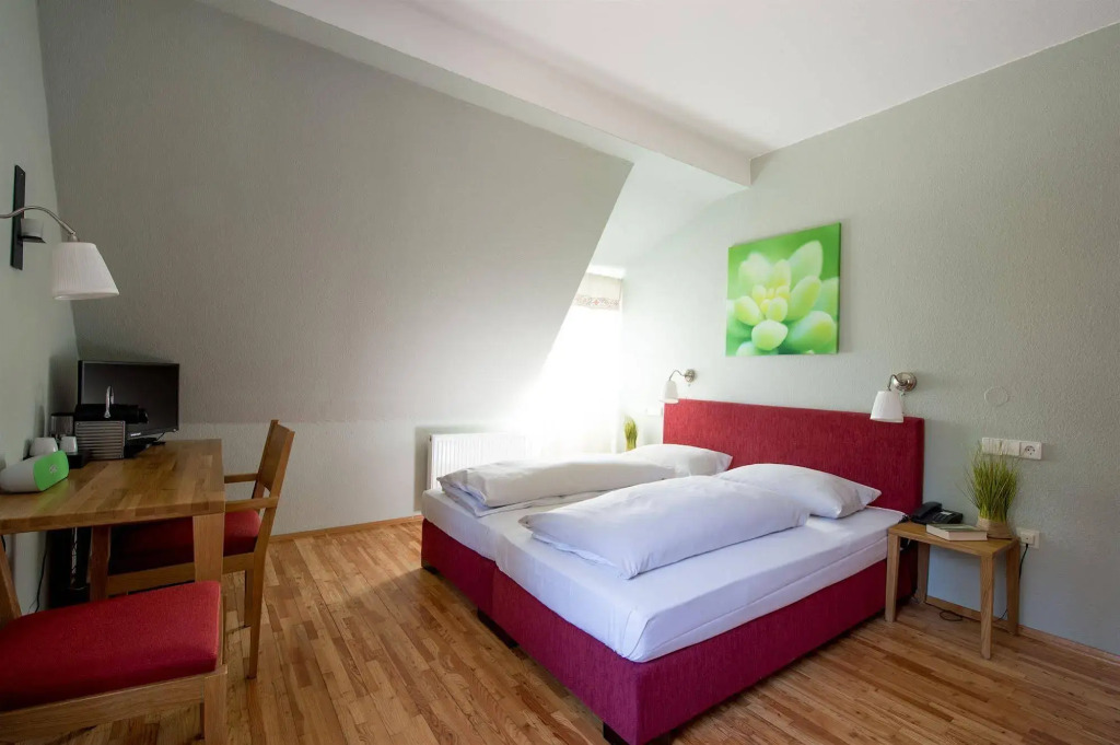 Hotel Schloss Heinsheim