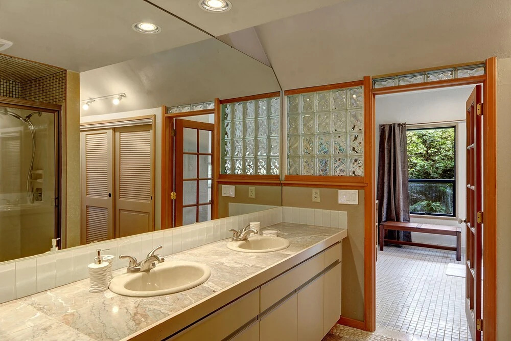 Madison Park Manor - Three Bedroom Home