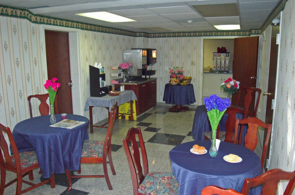 Aderi Hotel Niantic