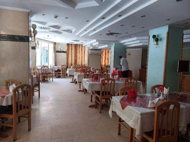 Queens Valley Hotel