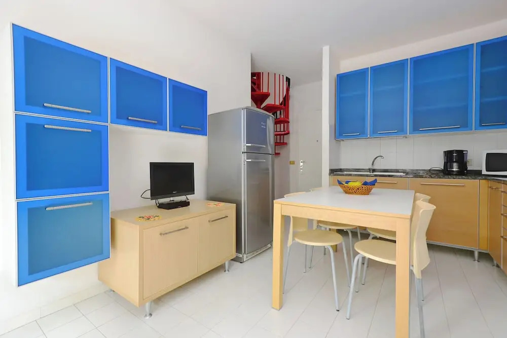 Comfort Getaway Apartment With Pool