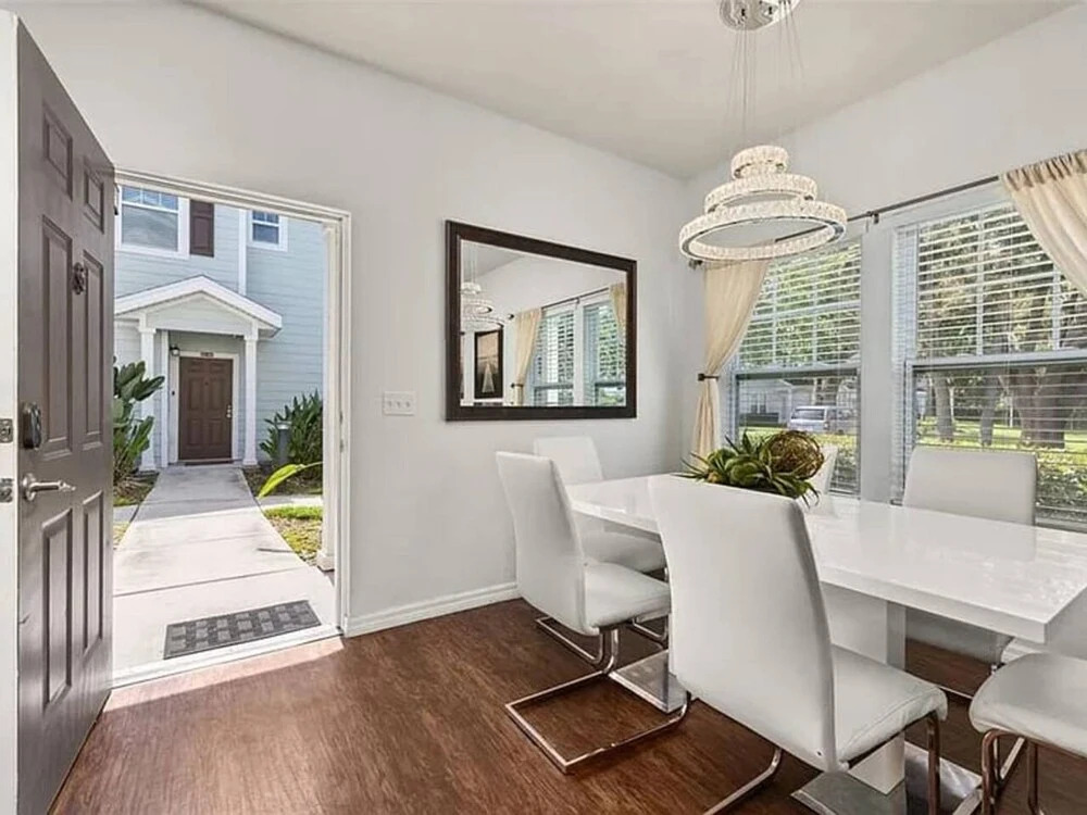 Spacious Family Retreat 4bdr Near Disney - 2408