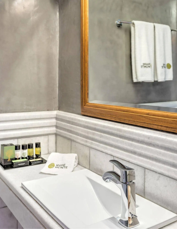 Mare Monte Luxury Suites