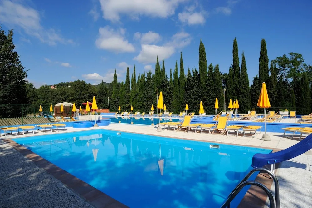Bungalow in Ferienresidenz mit Pool