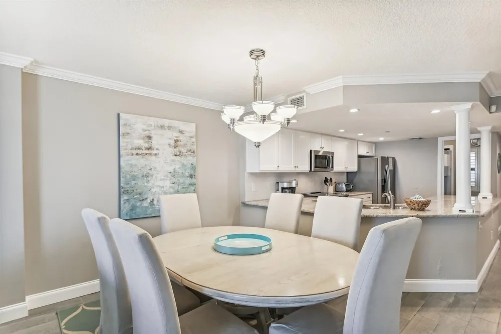 Inlet Reef 403 2 Bedroom Condo by RedAwning