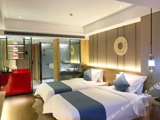 Homeplus Holiday Hotel (Chongqing Hongyadong)
