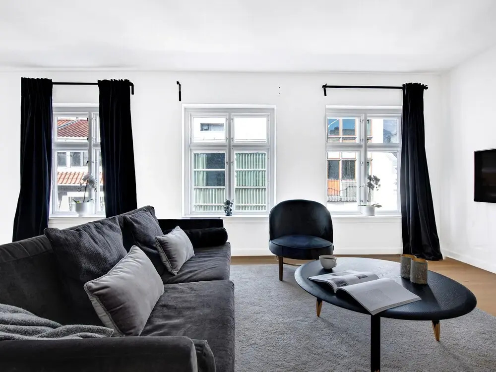 Sanders King - Cute 3-bdr Apt in City Center