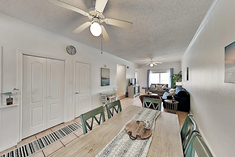Charming At The Dolphins W/ Pool & Hot Tub 2 Bedroom Condo