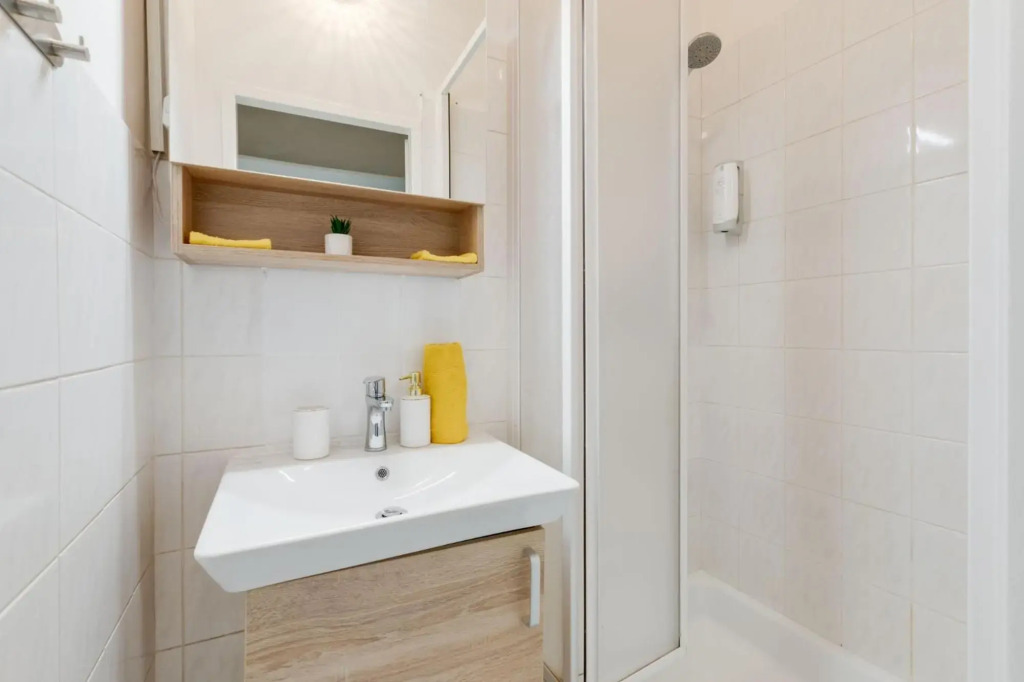 Sunshine Apartment near the City center