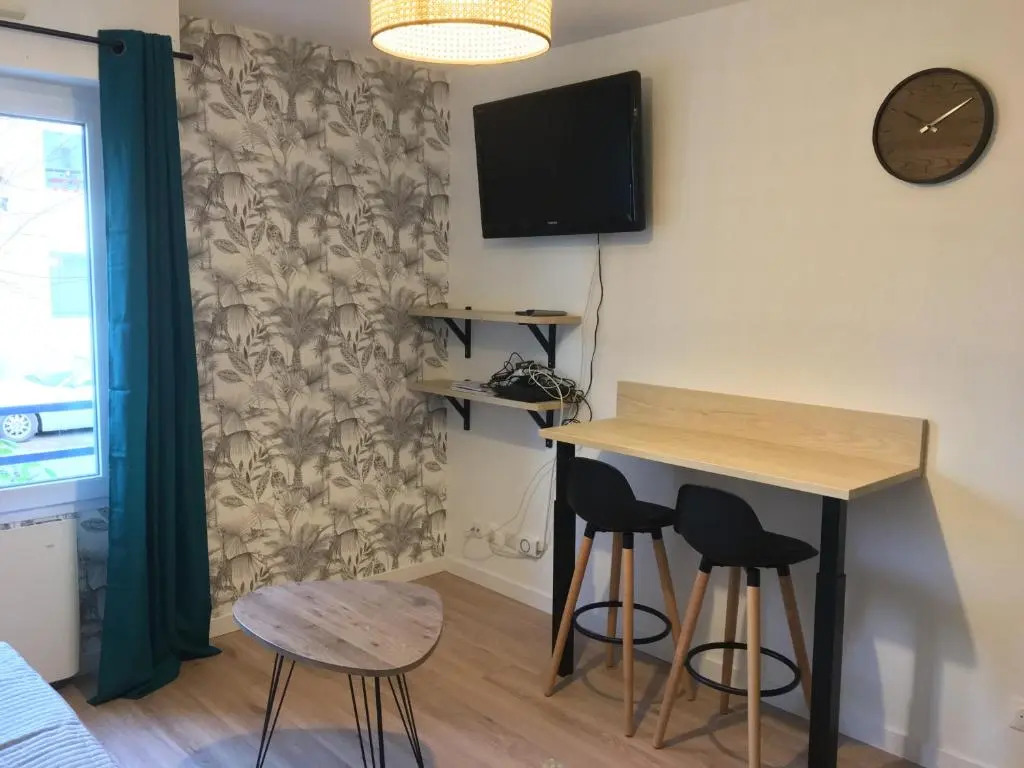 Agreable Studio Calme - Proche Tramway Et Centre
