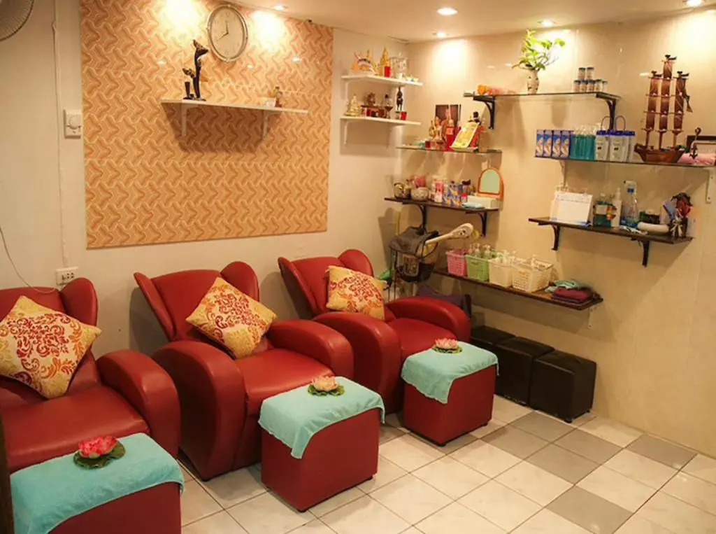 cozy apartment central bangkok 25th floor beautifull balcony