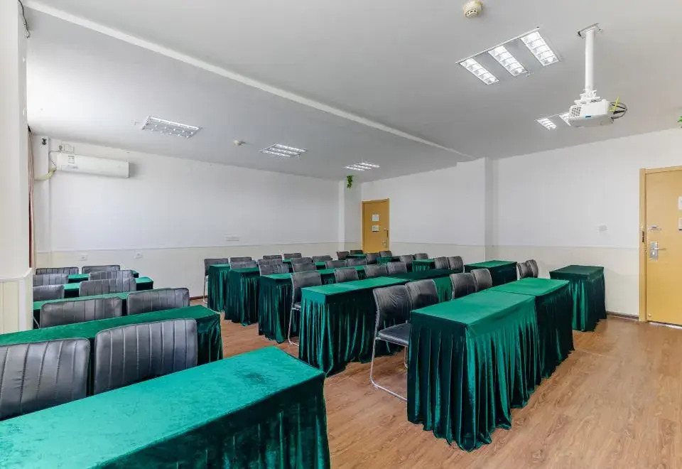 Citi Home Hotel (Bozhou Jianan Cultural Square)(城市之家酒店(亳州药都路建安文化广场店))