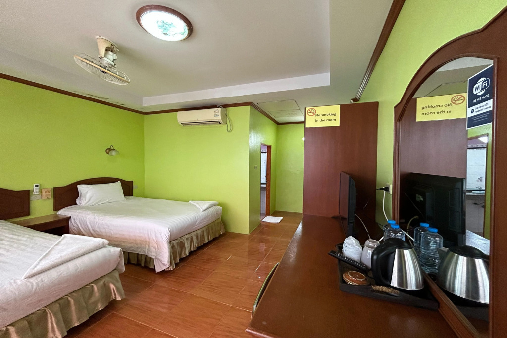 Me Mee Place & Tour Krabi