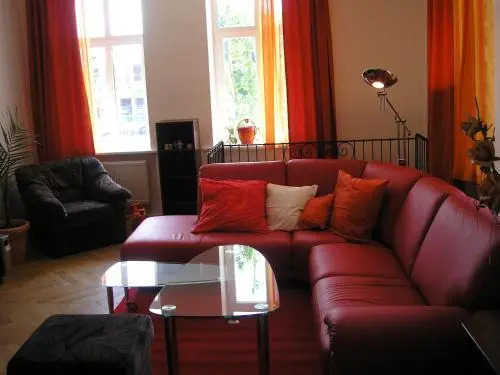 110m2 Old Town Apartment on Danube Promenade 3BR 2BA Up to 9 Guests