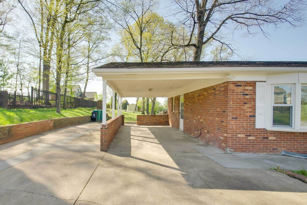 Harrisonburg Family Home w/ Deck, 4 Mi to Downtown
