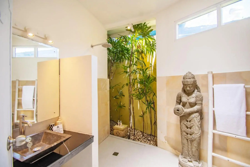 Villa Sitara, Sitara Villa Group