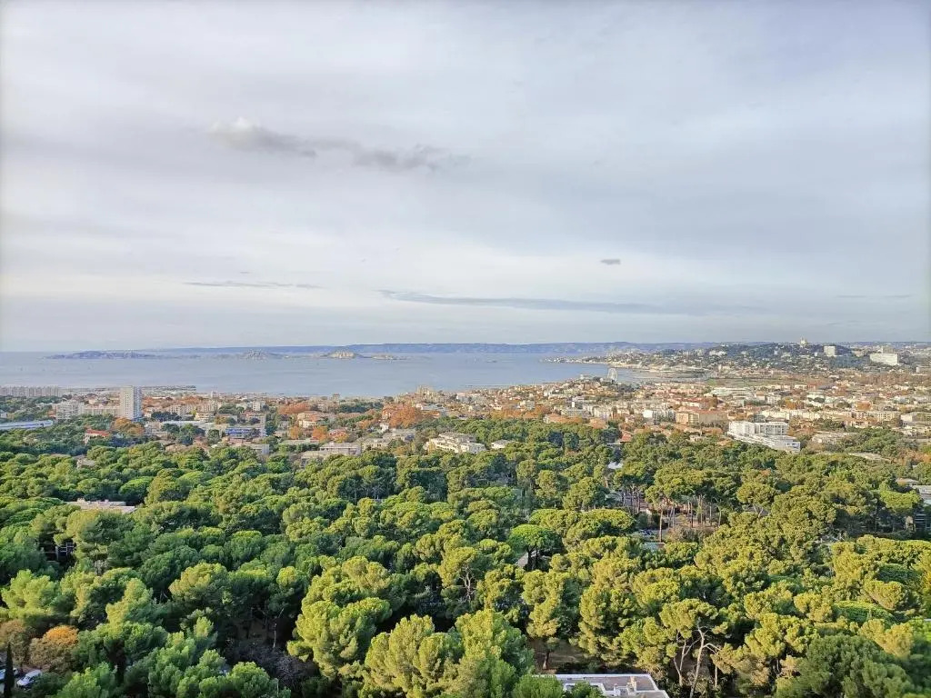 VUE MER et montagne dans parc du roy d'espagne, Up to 7 people