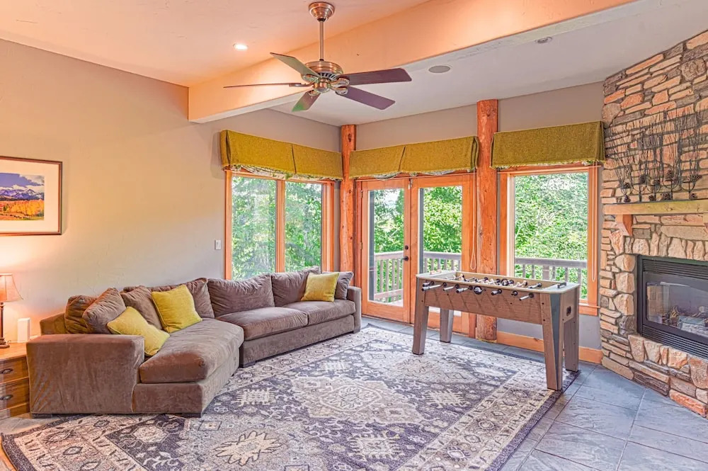 1361 County Rd Home #8 5 Bedrooms 3.5 Bathrooms Home