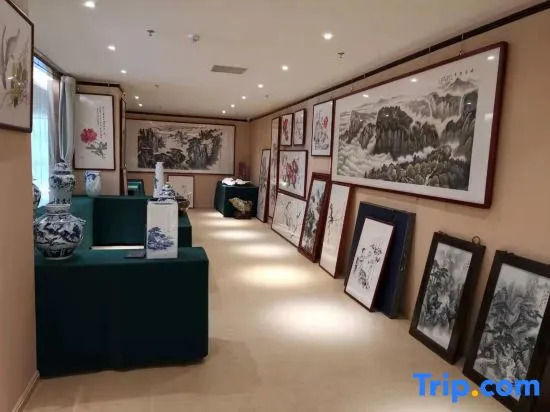 Zhushan Hotel