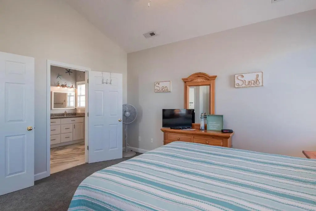 Sea Glass by Oak Island Accommodations