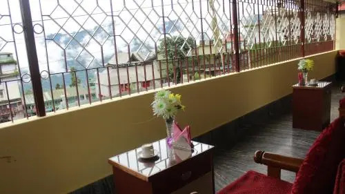 Zero to One stay - Hotel Khandroling (HKL)