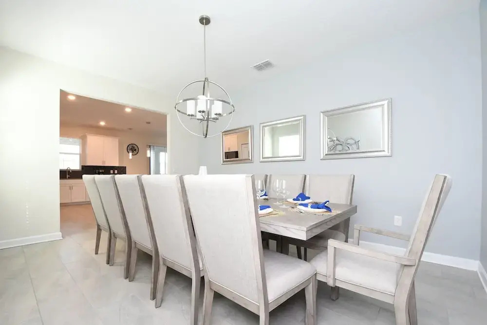 Modern Oasis Near Shopping n Golf Course w Pool