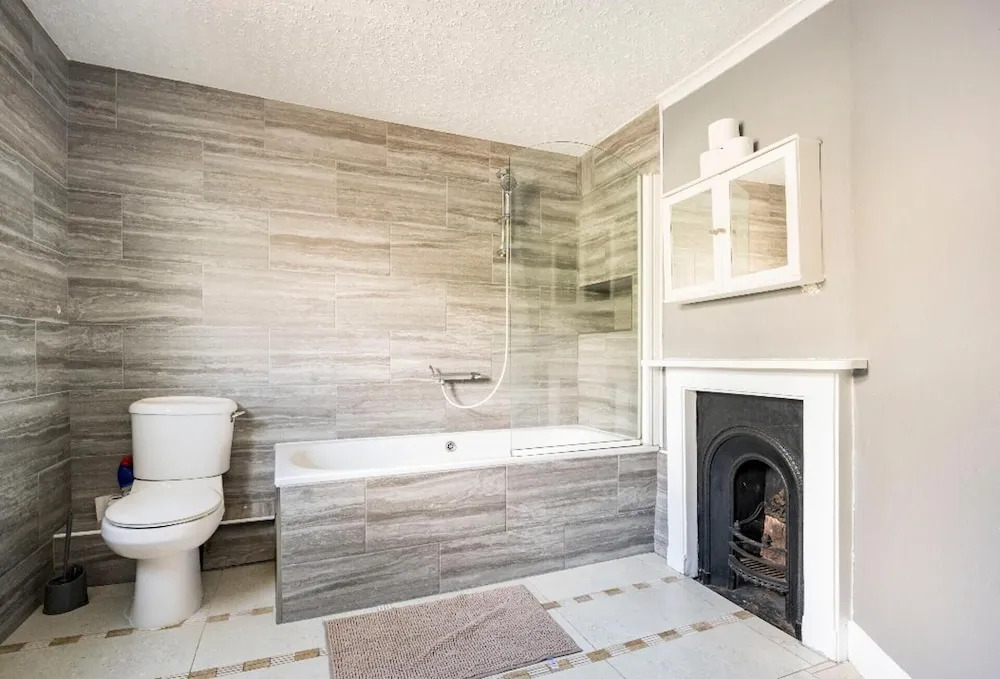 Maidstone - Sleeps 6 - Parking - Garden - 96ws