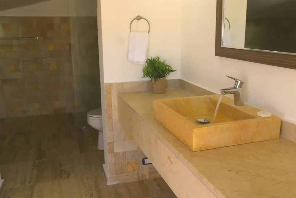 Luxury Beach Penthouse w Private Deck Ocean Views C-402