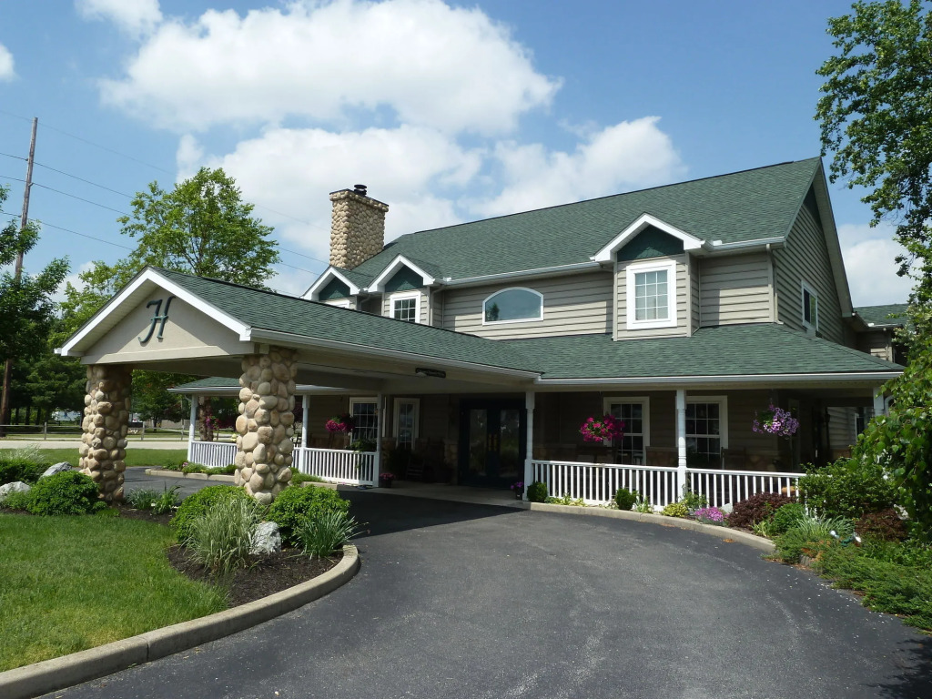 Hearthstone Inn & Suites