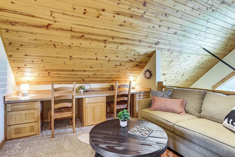 Game Room & 5 Pools: Chalet at Eagle Crest Resort