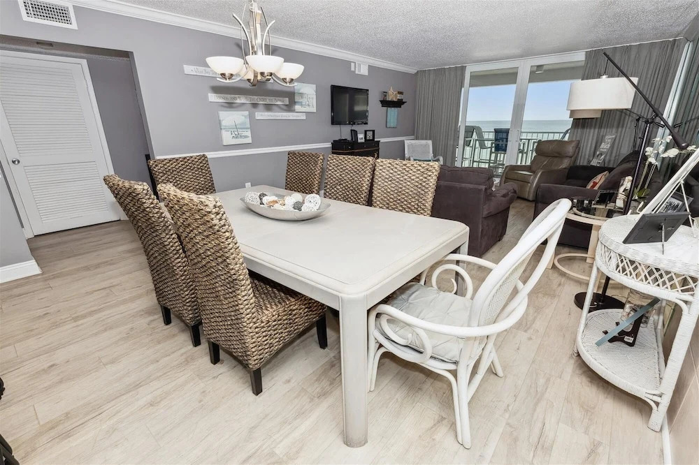 Shoreline 3042 Condo