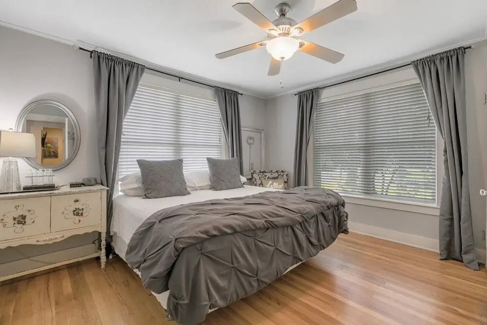 Gorgeous Home 2 Blks to Main St With Pool and Spa!