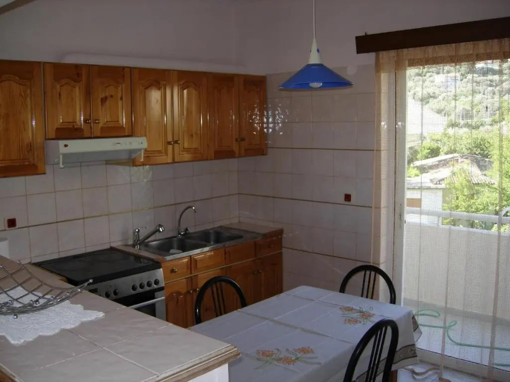 B1 Apt Mytilini