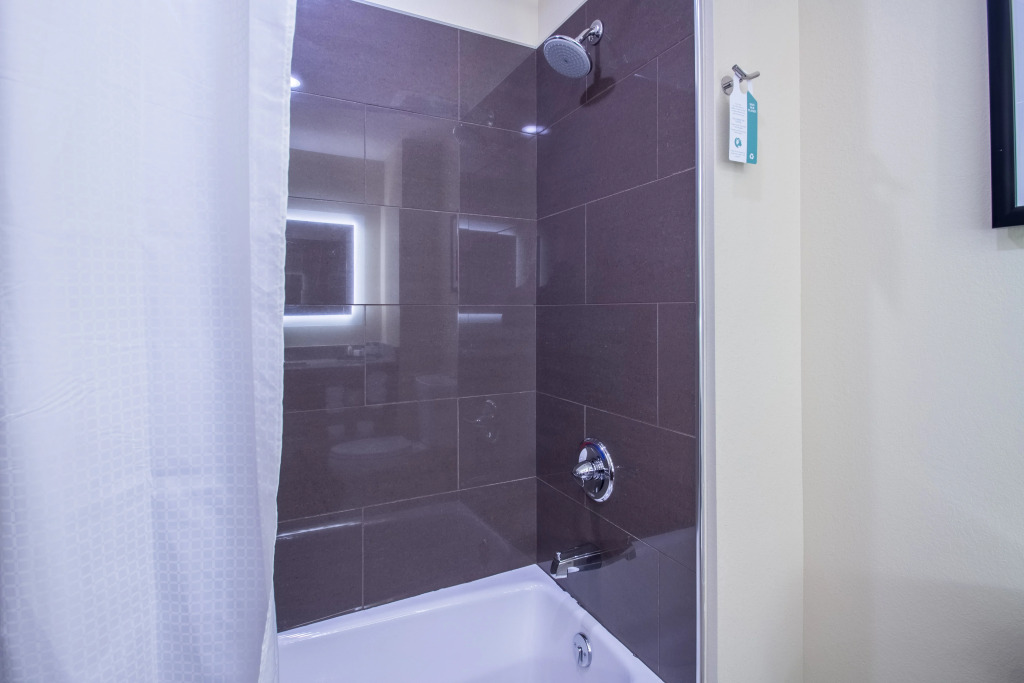 Creekstone Inn & Suites - St Marys