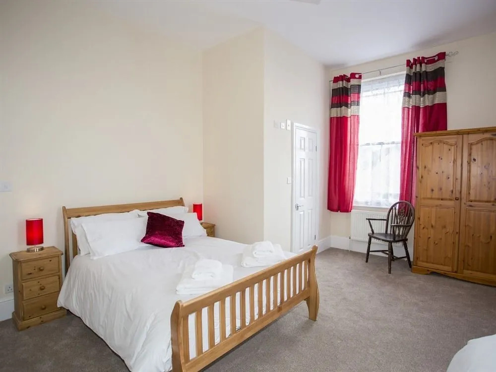 Brent Knoll Inn