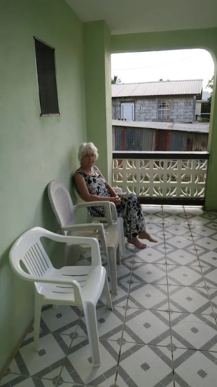 Sue's apt.