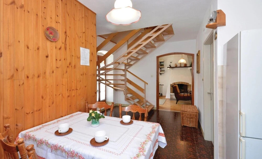 Stunning Home in Stari Grad With Wifi and 3 Bedrooms